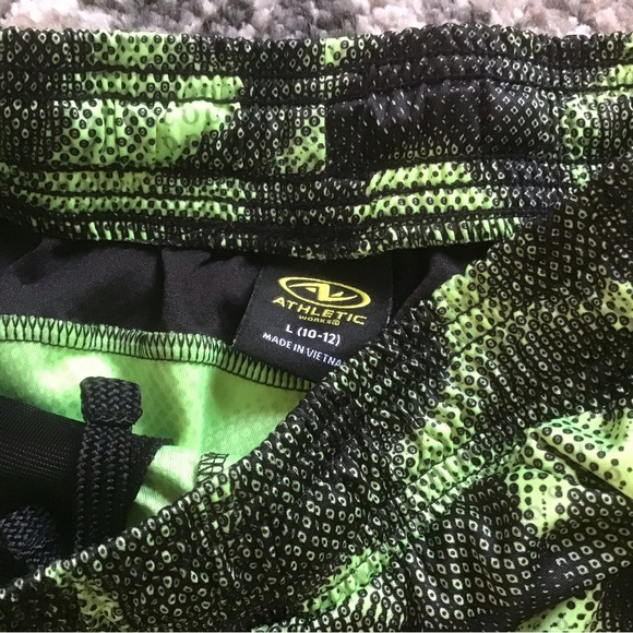 Boys Large Fortnite Tee + Pair Athletic Shorts - Picture 8 of 8